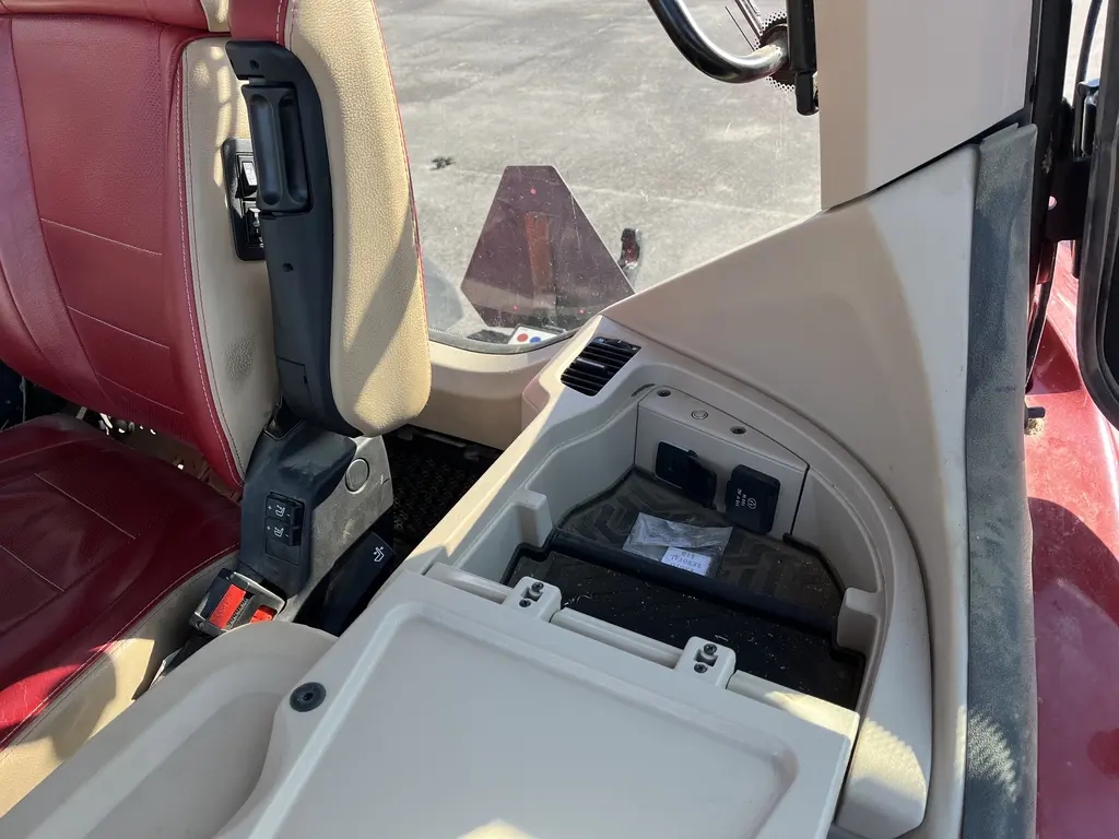 2024 Case IH Optum 300 CVX