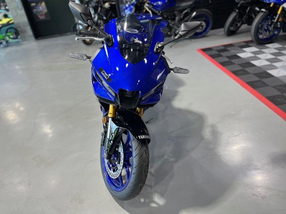2025 Yamaha Yzf-r3 alt