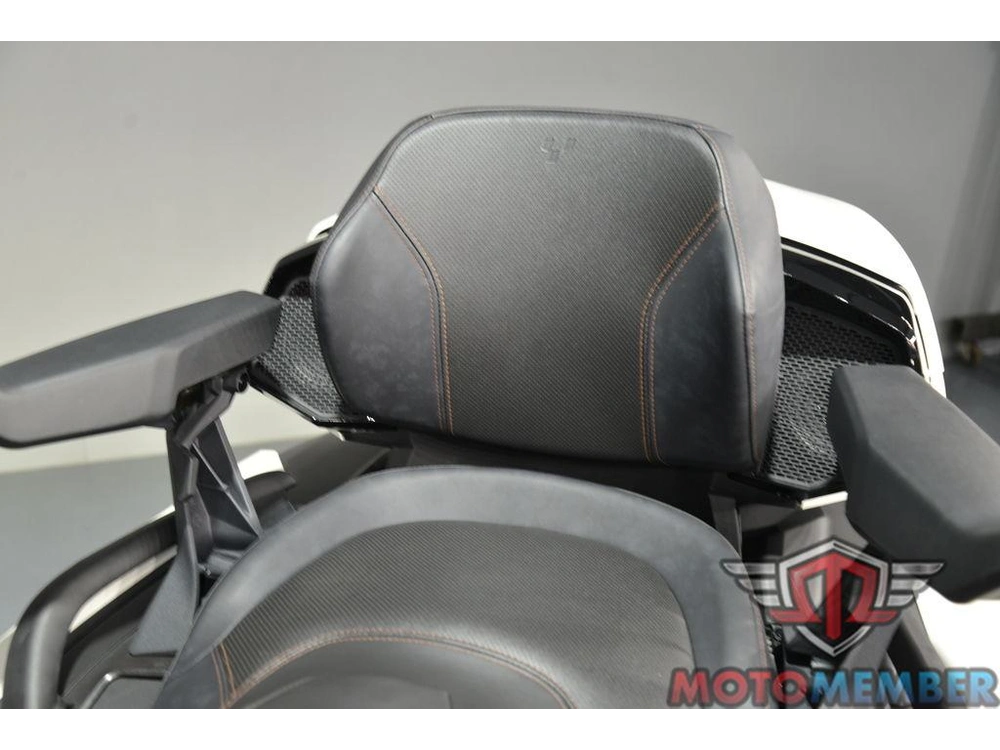 2025 Can-am Spyder Rt Sea-to-sky alt