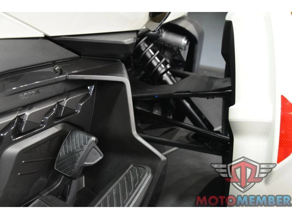 2026 Can-am Spyder Rt alt