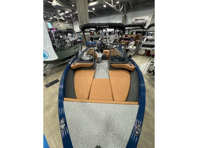 Legend 18 Xt White Blue 2026 alt