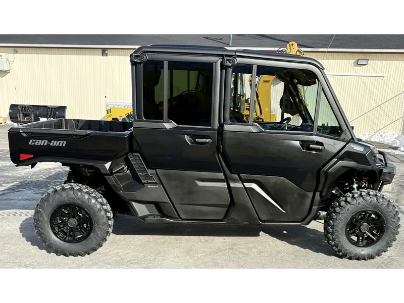 2026 Can-Am DEFENDER MAX LIMITED HD11 thumbnail 3