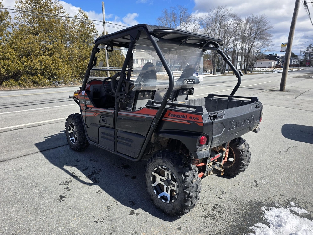 2017 Kawasaki Teryx Le alt