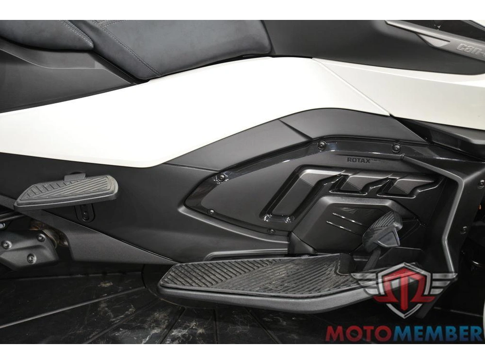 2026 Can-am Spyder Rt Sea-to-sky alt