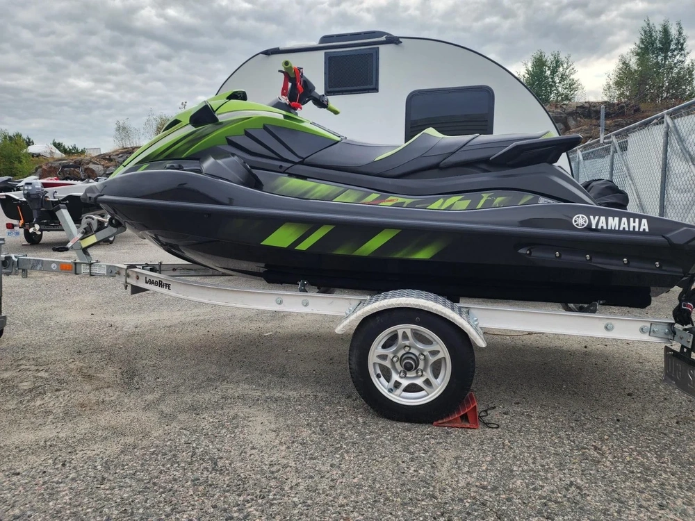 2023 Yamaha Svho alt