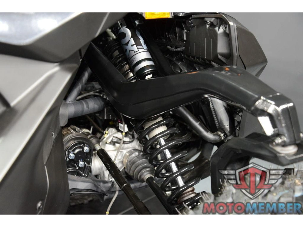 2025 Can-am Maverick R X Rs With Smart-shox alt