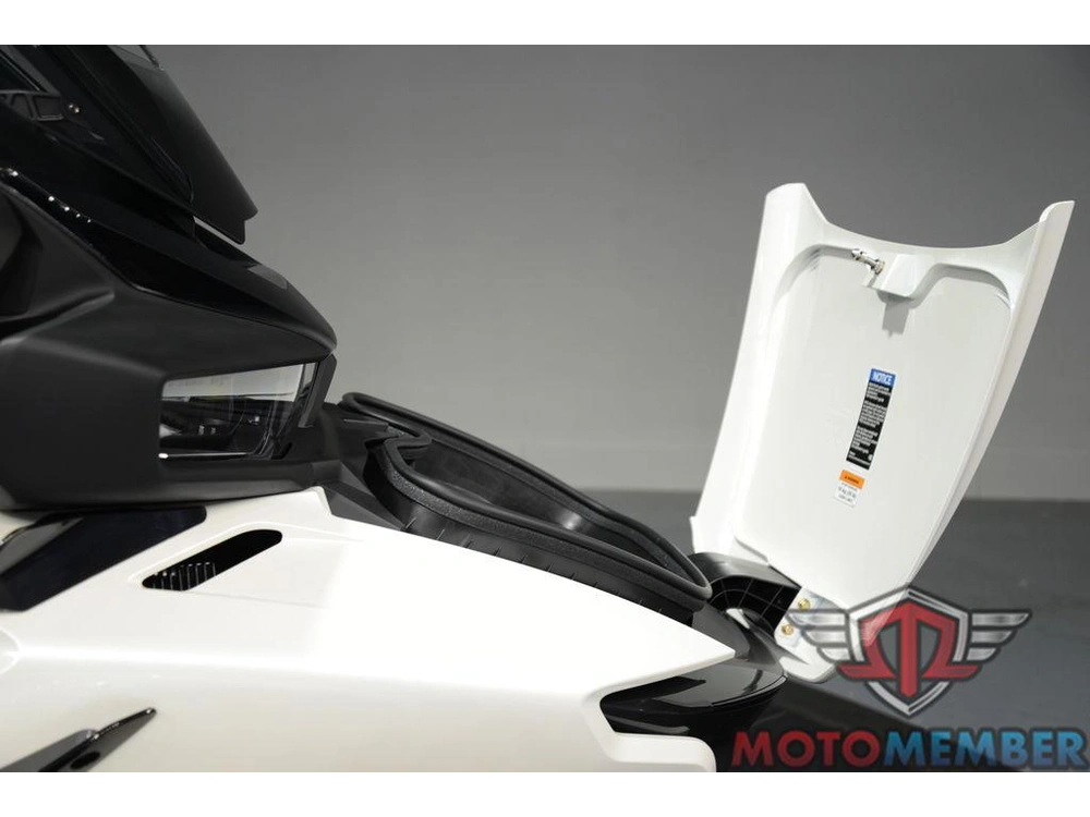 2026 Can-am Spyder Rt alt