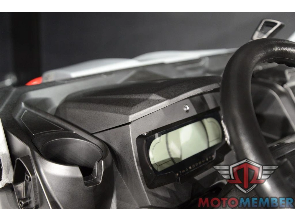 2025 Can-am Defender X Mr With Half-doors Hd10 Hyper Silver & Legion Red alt