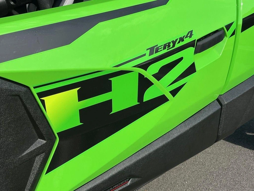 2026 Kawasaki Teryx®4 H2 Deluxe Es alt