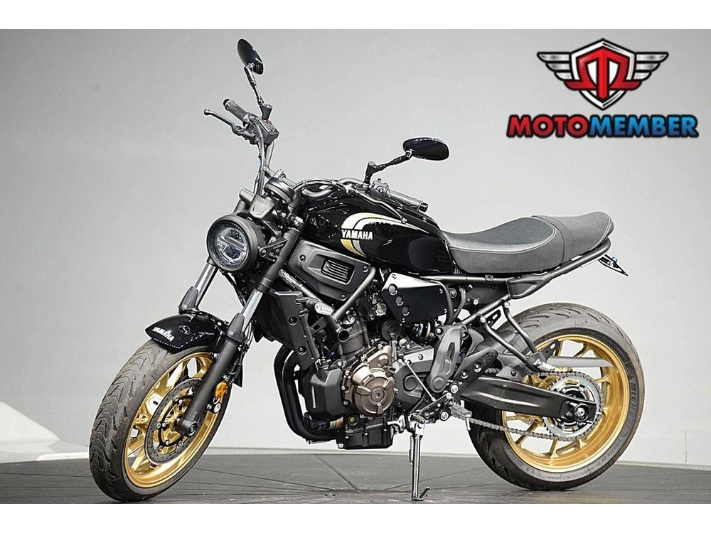 2025 Yamaha Xsr700 alt