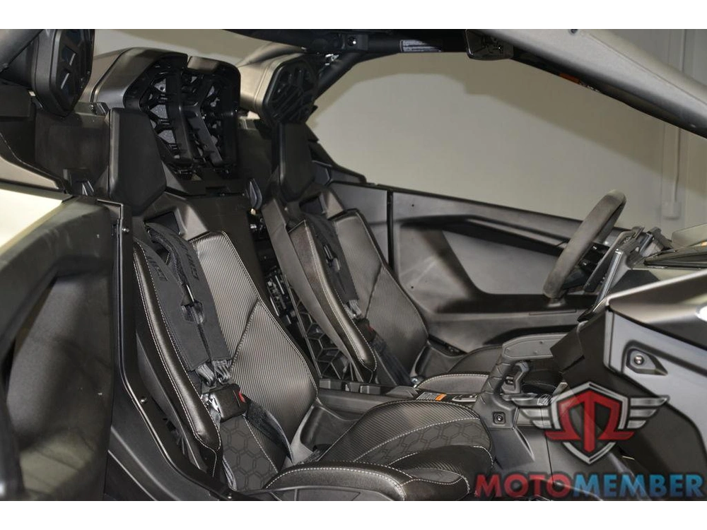 2026 Can-am Maverick R X Rc alt