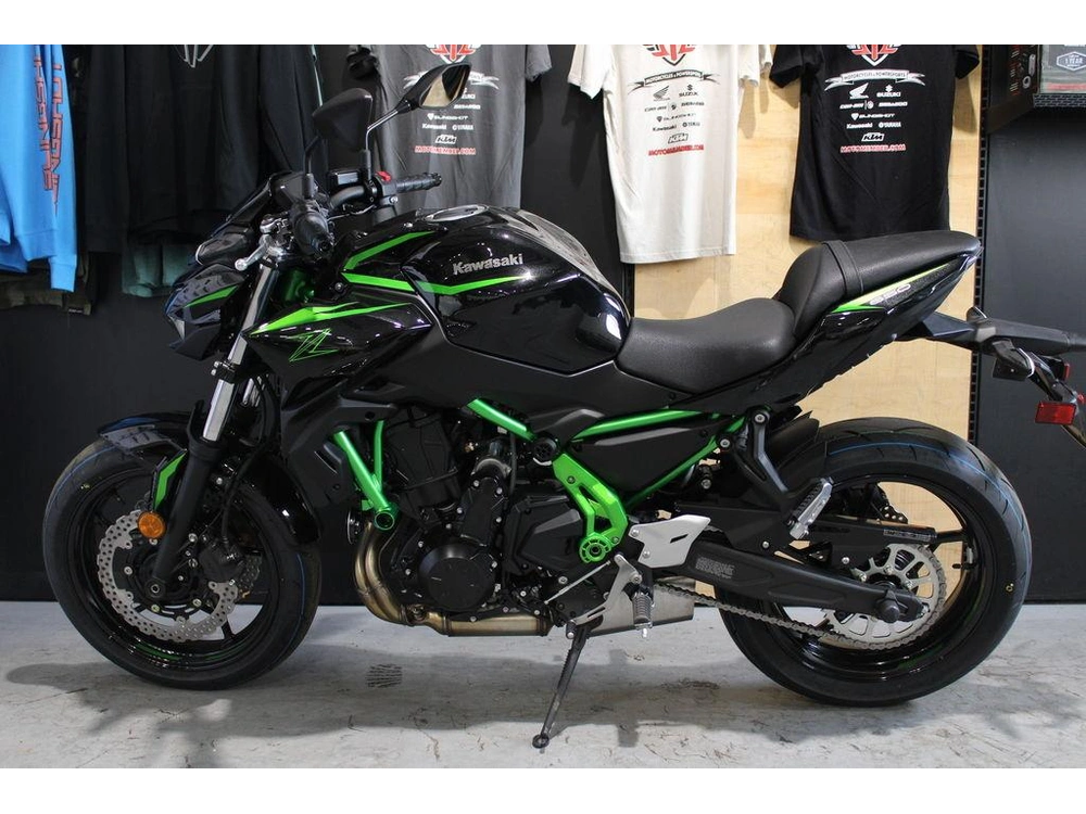 2025 Kawasaki Z650 Abs alt
