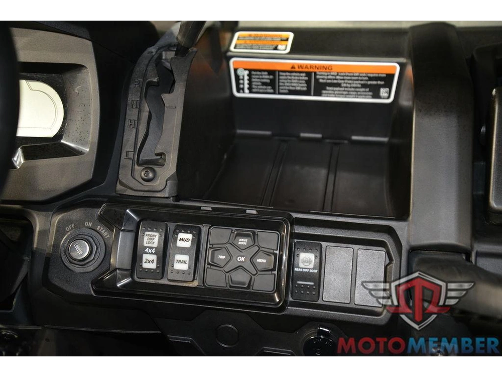 2025 Can-am Defender X Mr With Half-doors Hd10 Hyper Silver & Legion Red alt