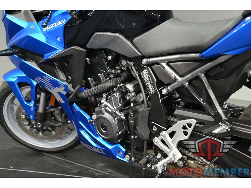 2024 Suzuki Gsx-8r alt