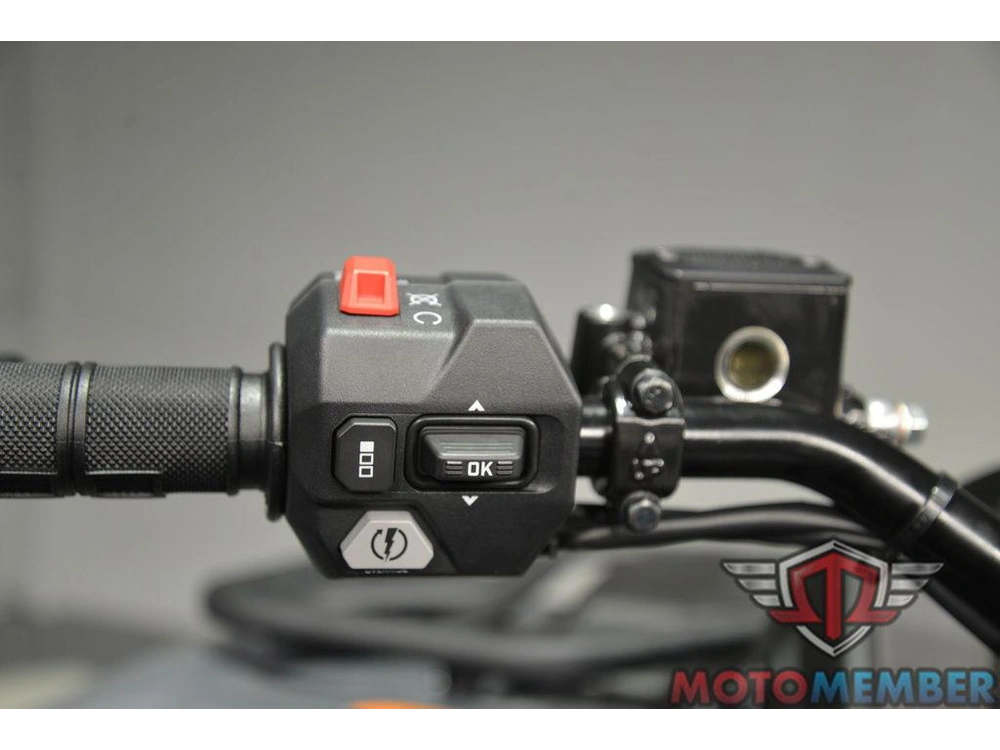 2026 Can-am Outlander Electric Max alt