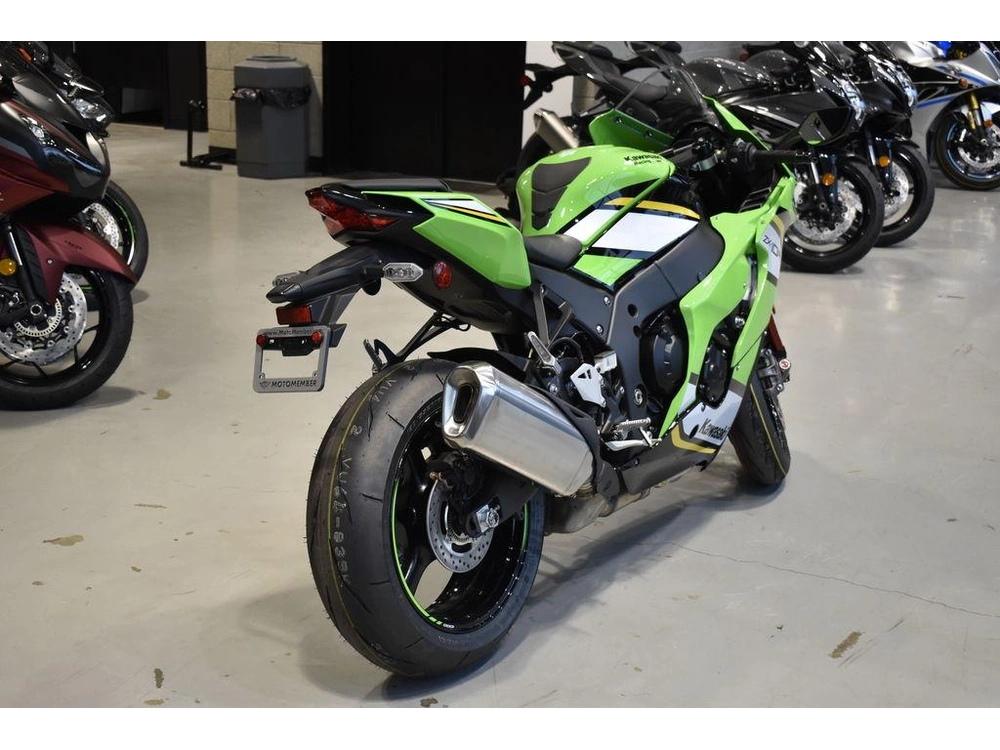2025 Kawasaki Ninja® Zx™-10r Krt Edition alt