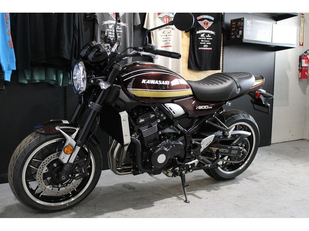 2025 Kawasaki Z900rs Abs alt