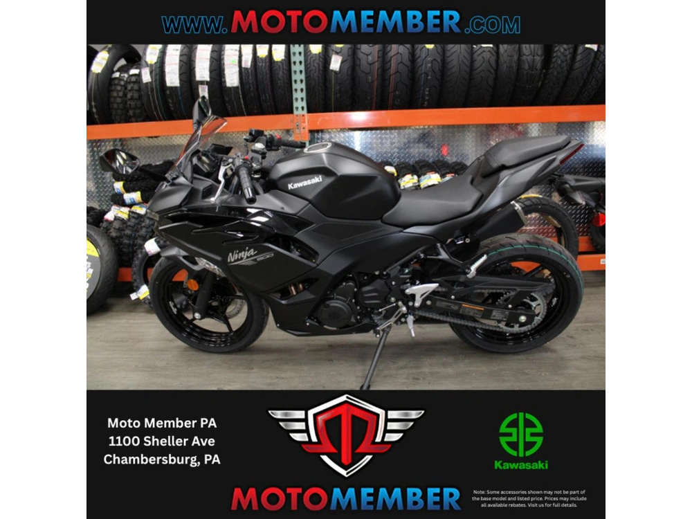 2026 Kawasaki Ninja® 500 Metallic Flat Spark Black alt