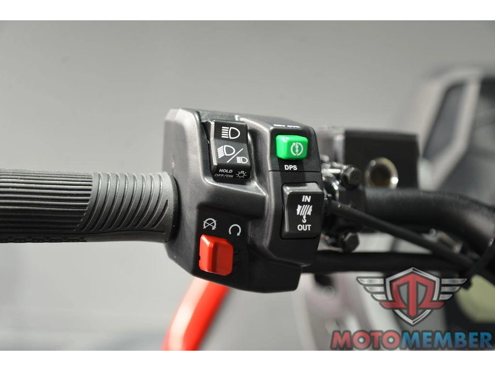 2025 Can-am Outlander X Mr 1000r Granite Grey & Legion Red alt