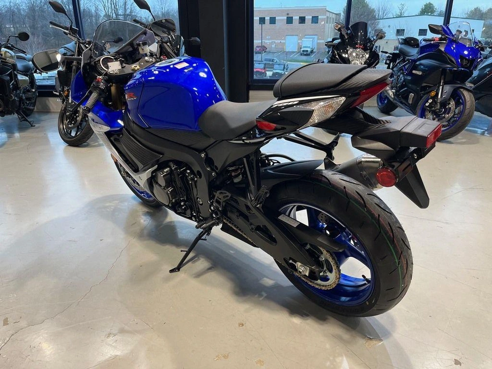 2026 Suzuki Gsx-r750z alt