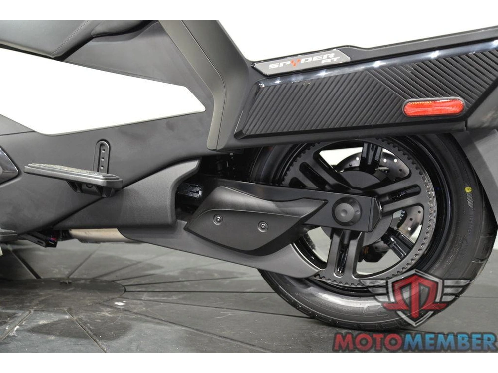 2026 Can-am Spyder Rt alt