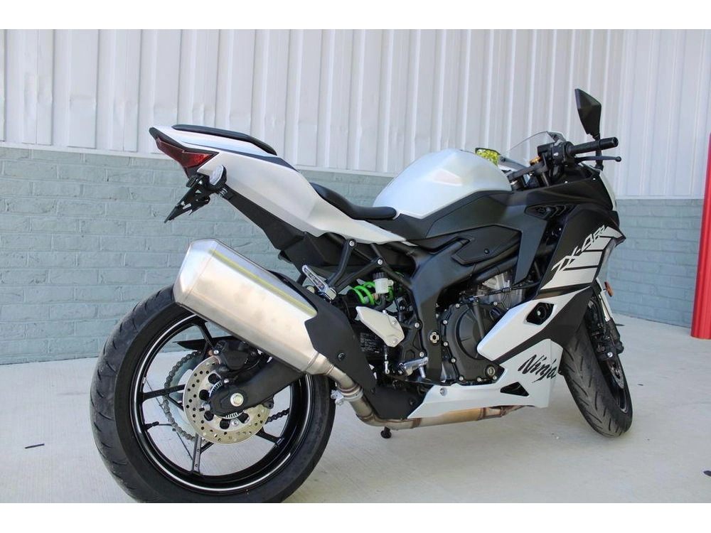 2025 Kawasaki Ninja® Zx™-4rr Abs alt