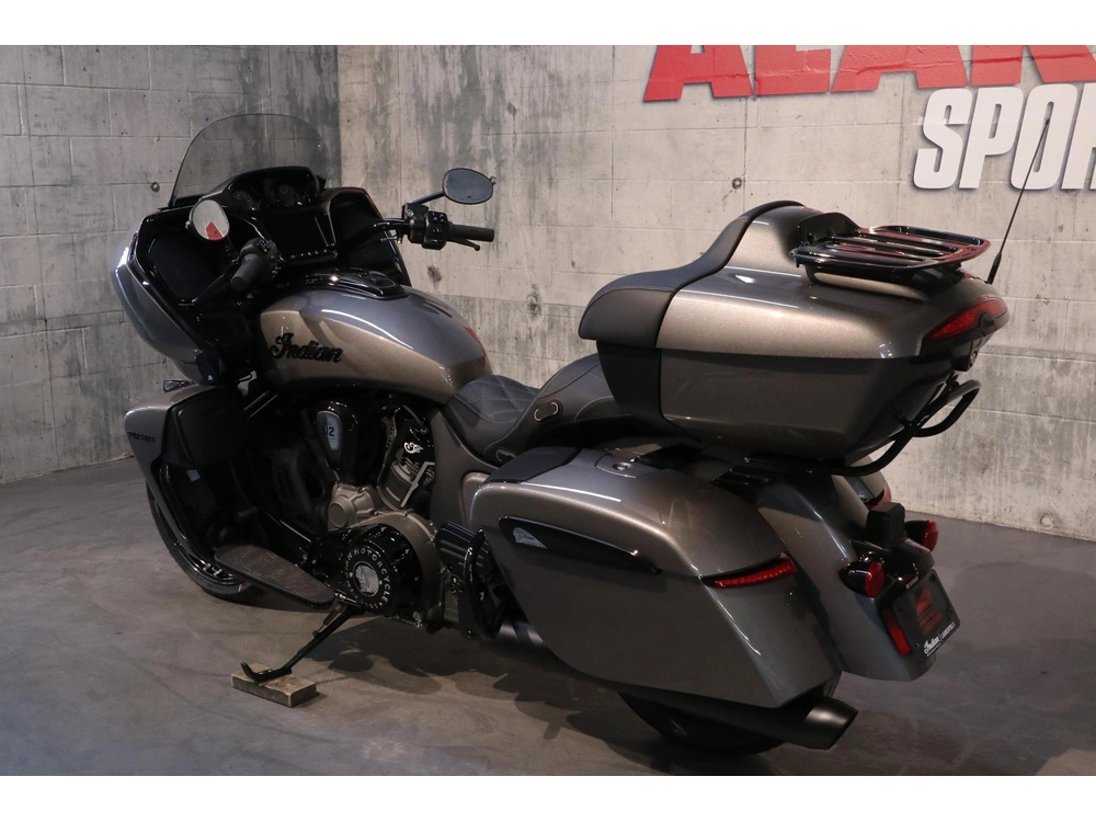 2026 Indian Motorcycle Indian Pursuit Dark Horse 112 & Powerband Audio alt