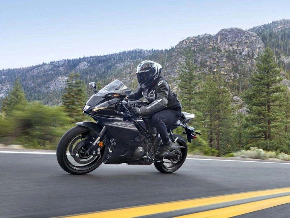 2026 Yamaha Yzf-r7 alt