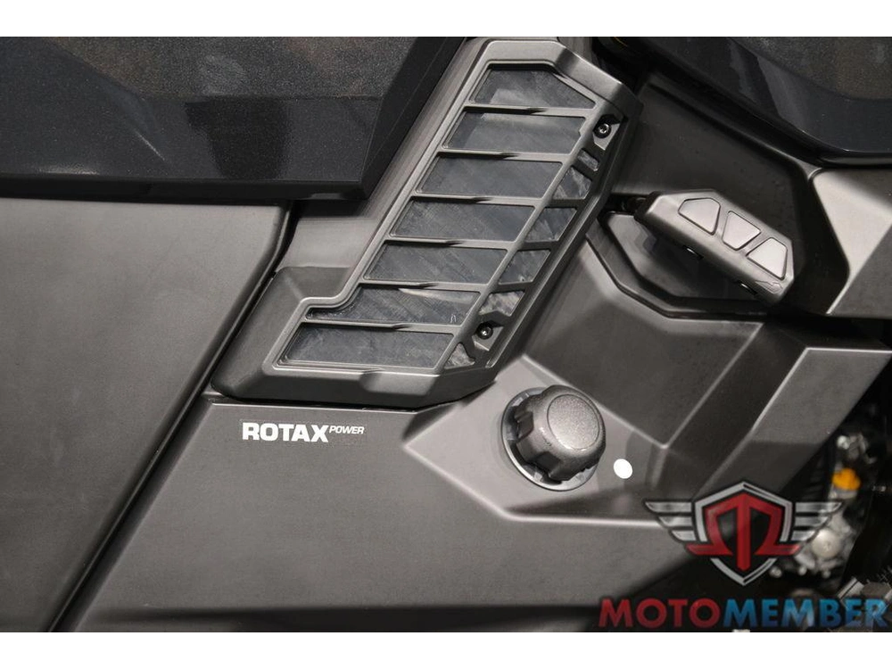 2026 Can-am Defender Max Xt Cab Hd11 With 10.25 In. Infotainment alt