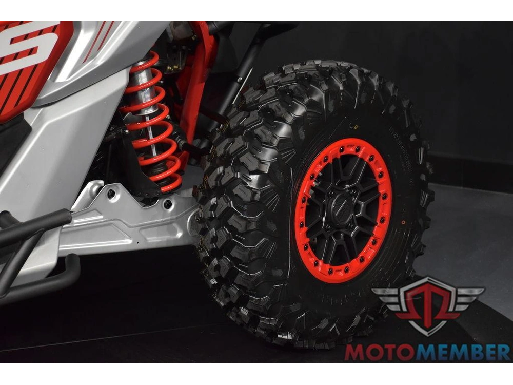 2025 Can-am Maverick X3 Ds Turbo Fiery Red & Hyper Silver alt