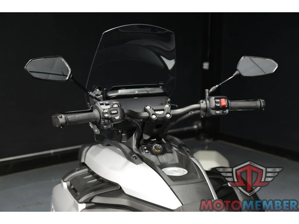 2025 Can-am Canyon Xt alt