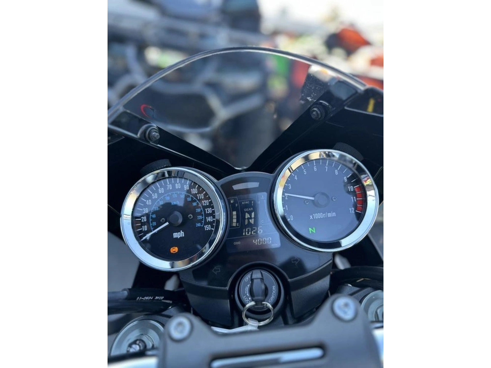 2024 Kawasaki Z900rs Abs alt