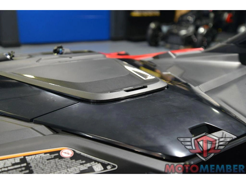 2025 Can-am Maverick R Max X Legion Red alt