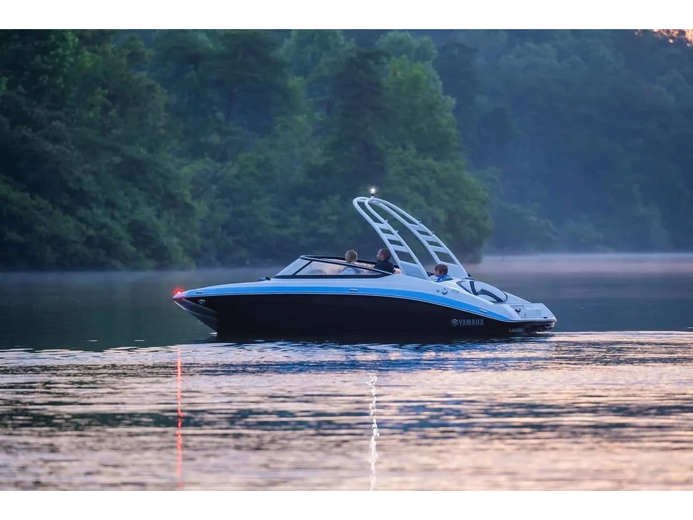 2025 Yamaha 195s Mist Grey alt