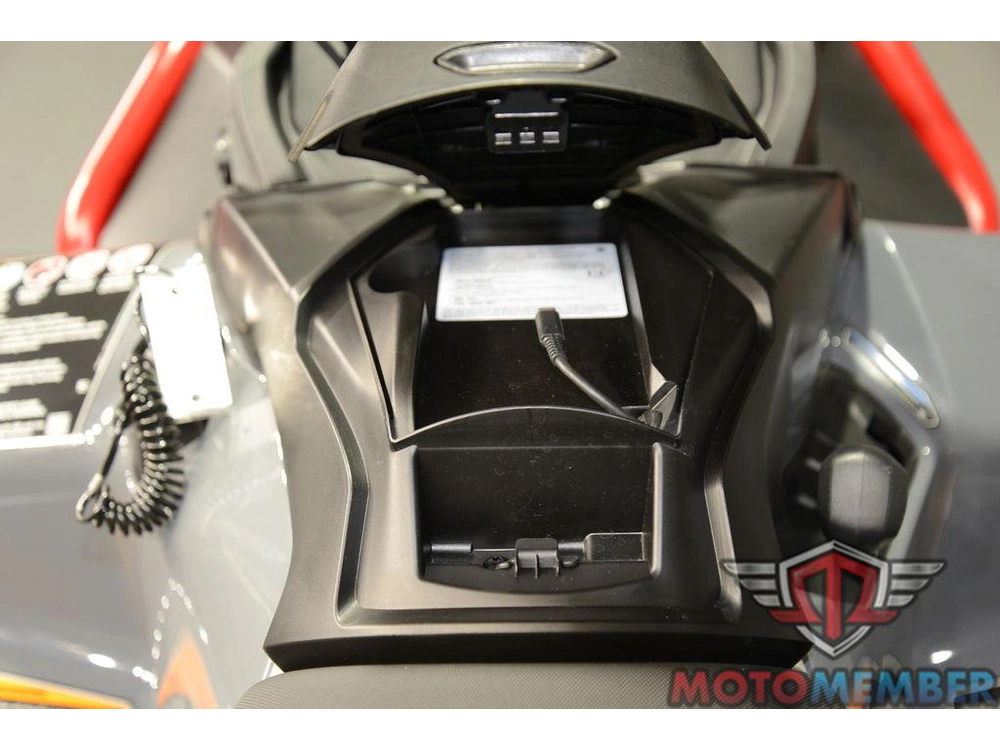 2025 Can-am Outlander X Mr 1000r Granite Grey & Legion Red alt