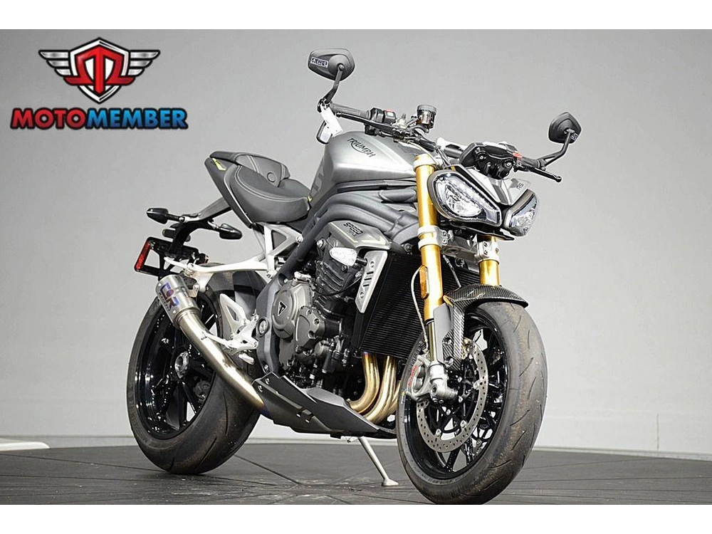 2022 Triumph Speed Triple 1200 Rs Matte Silver Ice alt