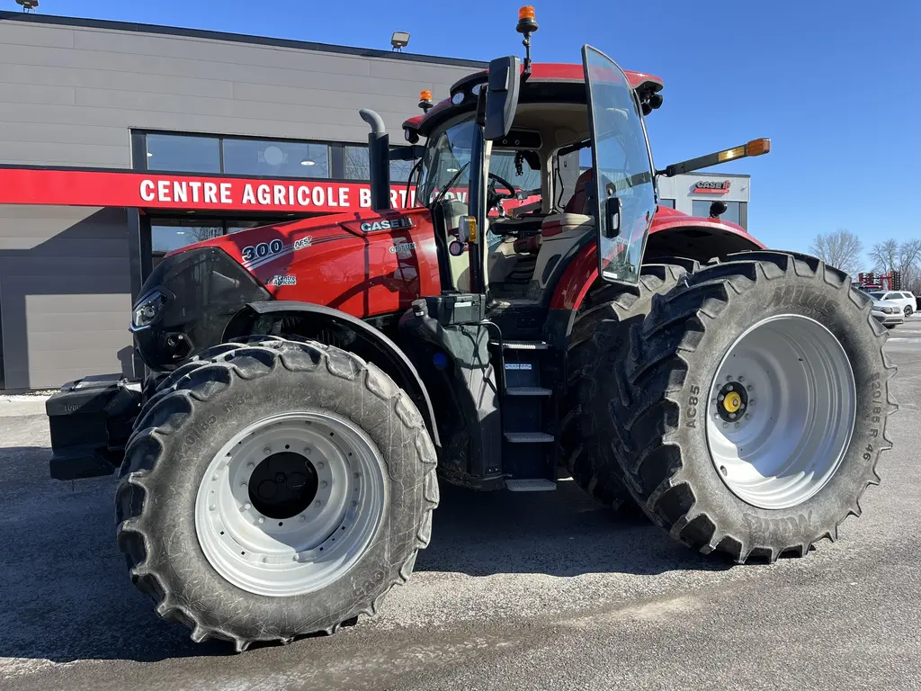 2024 Case IH Optum 300 CVX