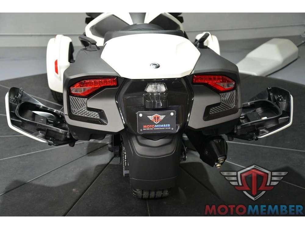 2026 Can-am Spyder Rt alt