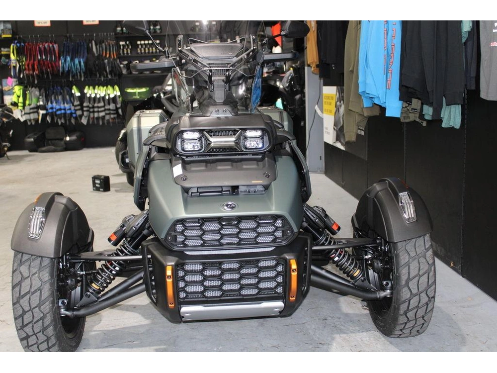 2026 Can-am Canyon Redrock alt