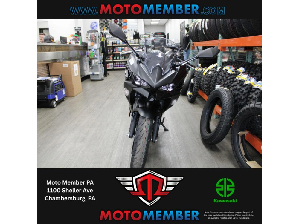2026 Kawasaki Ninja® 500 Metallic Flat Spark Black alt