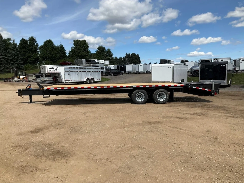 2026 Canada Trailers 8.5x28 12 Ton Deckover Equipment Trailer alt