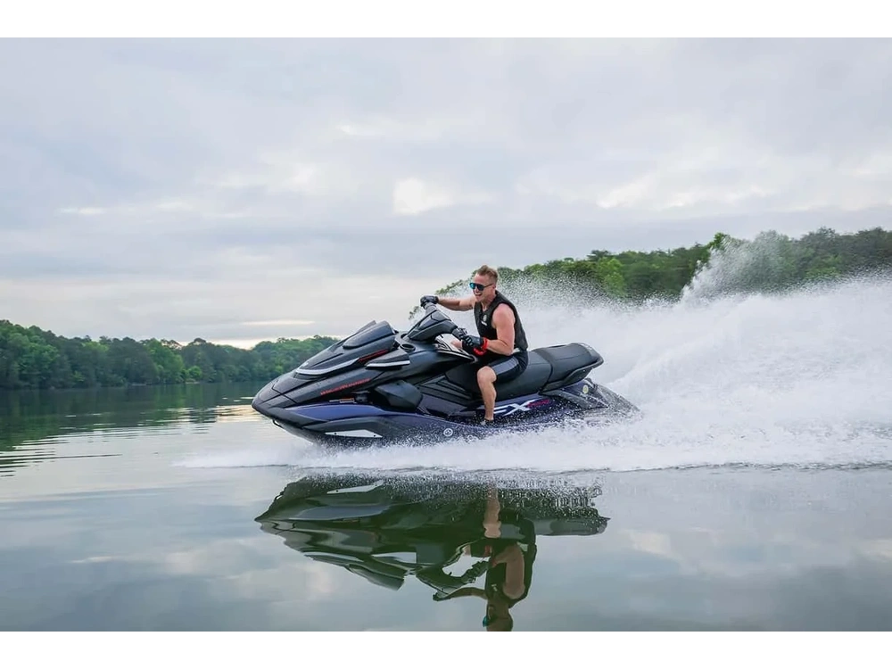 2026 Yamaha Svho alt