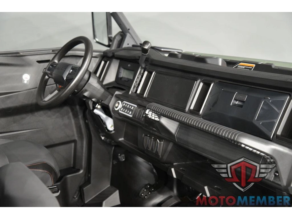 2026 Can-am Defender Max X Mr Hd11 With Half-doors alt