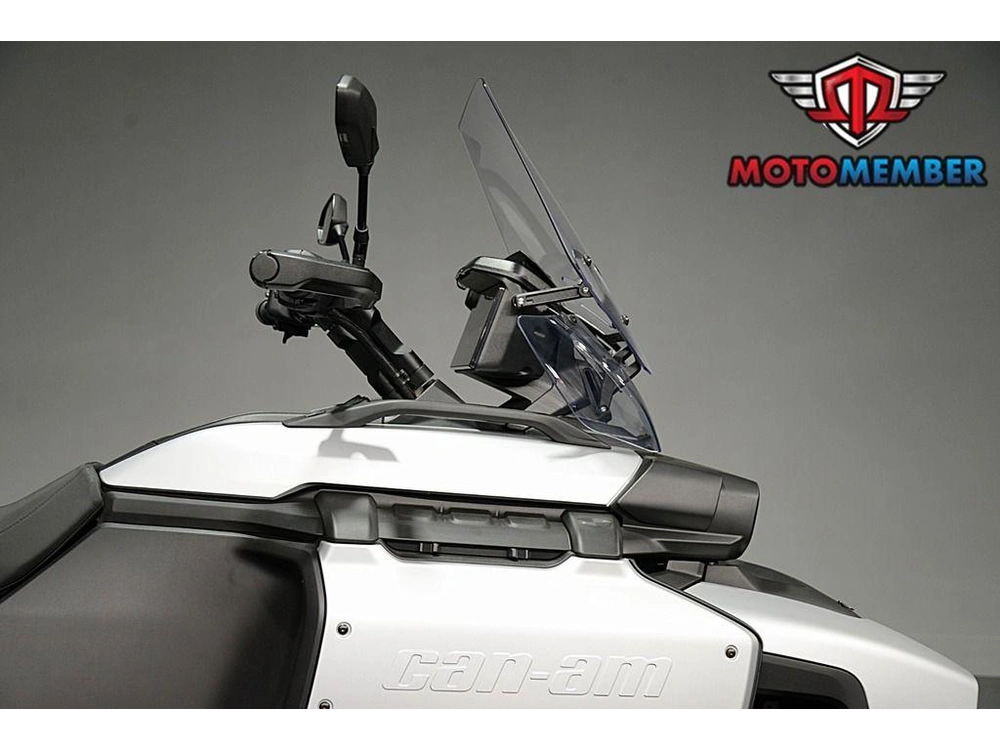 2025 Can-am Canyon alt