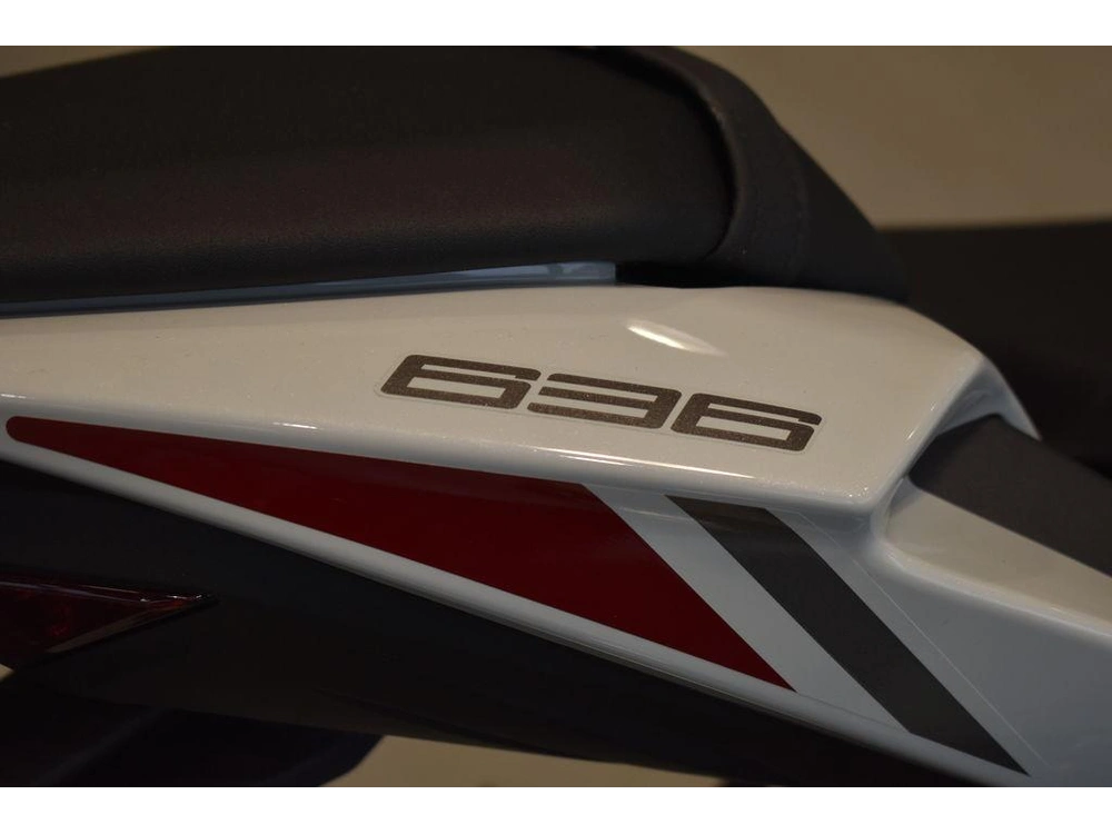 2025 Kawasaki Ninja® Zx™-6r alt