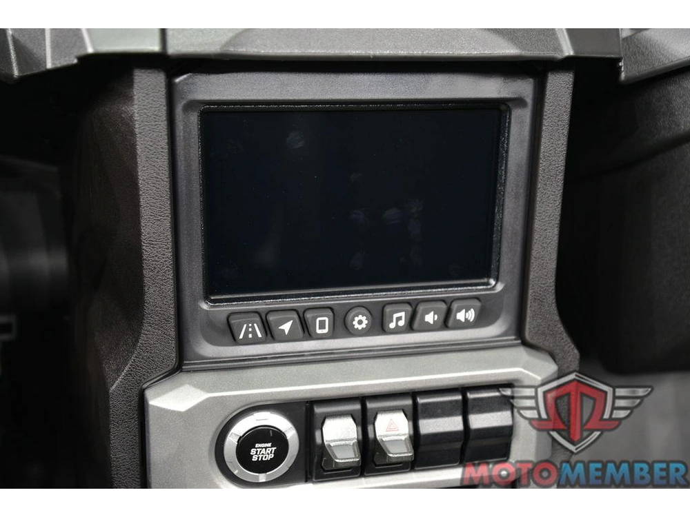 2025 Slingshot Slingshot® Sl Autodrive Jet Black alt