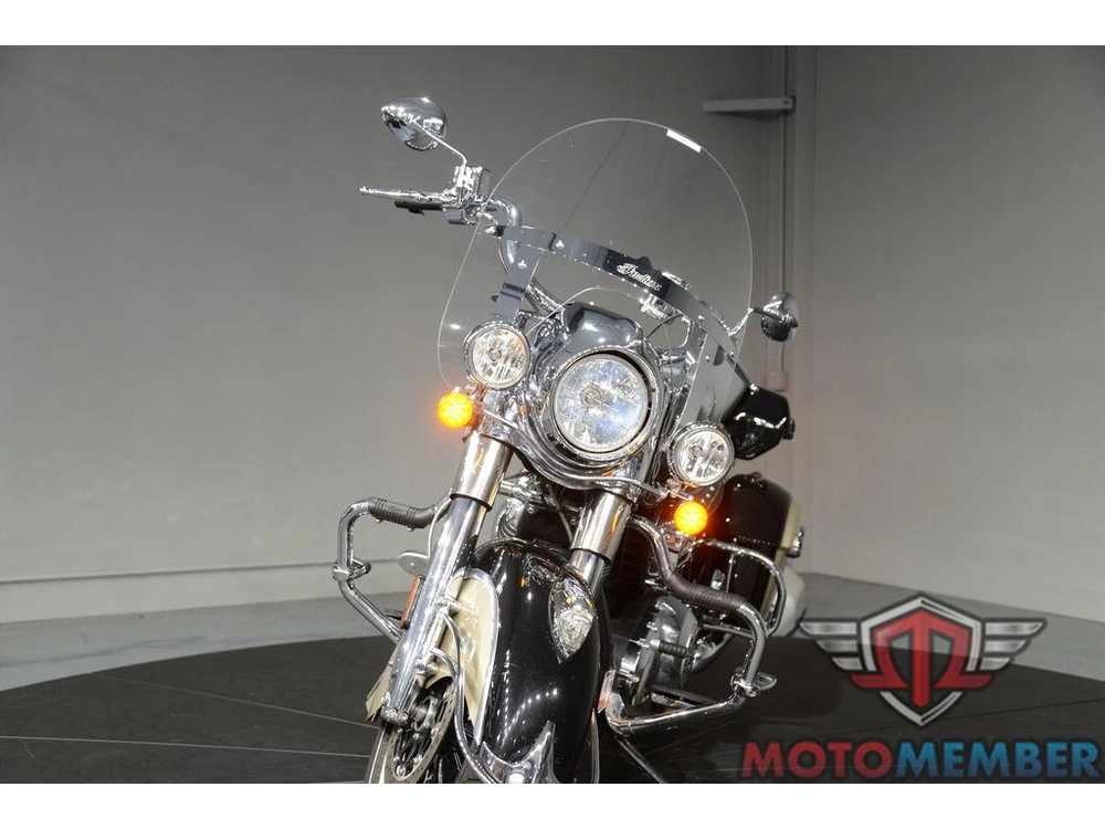 2022 Indian Motorcycle Springfield® Black Metallic/dirt Track Tan alt