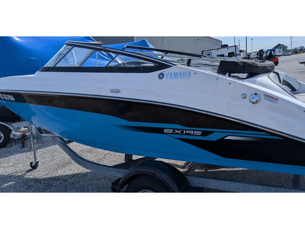 2021 Yamaha Sx195 Only 89 Hours! 250 Horsepower! 50 Mph + Super Clean! ! $56995 Plus Hst & Licensing. Finance For $124 Weekly With No Downpayment! Trades Welcome. alt