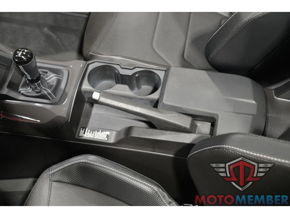 2025 Slingshot Slingshot® R alt