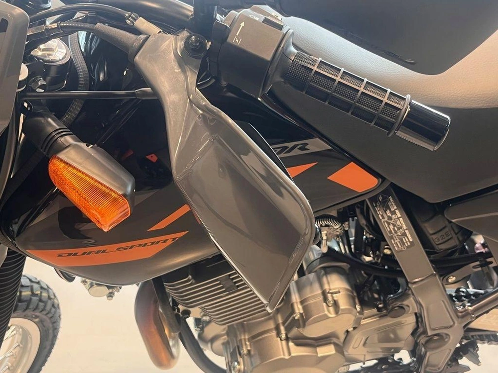 2026 Suzuki Dr650s alt